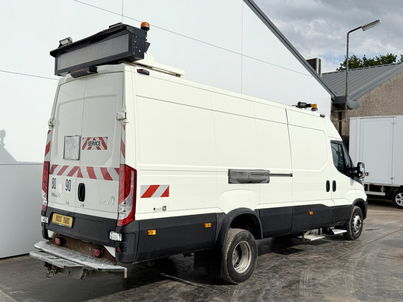 Iveco Daily 70C17 3.0 **Engine Broken** 3.0L L4H2 Dubbellucht Airco Cruise Control Dubbele Schuifdeuren Trekhaak 3.5t Tachograaf - Furgon: obrázok 4 Iveco Daily 70C17 3.0 **Engine Broken** 3.0L L4H2 Dubbellucht Airco Cruise Control Dubbele Schuifdeuren Trekhaak 3.5t Tachograaf - Furgon: obrázok 4