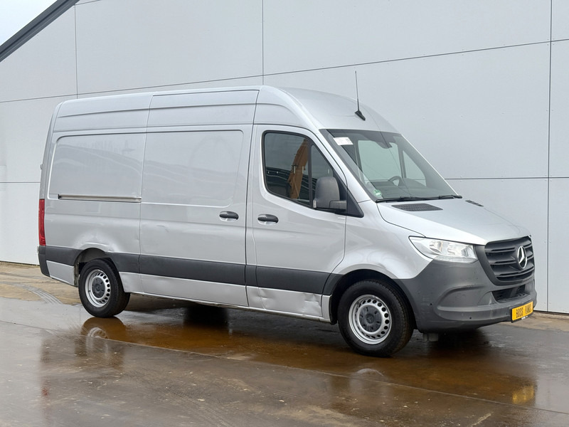 Mercedes-Benz Sprinter 315 1.9 CDI Automaat L2H2 Climate Control Carplay Camera Parkeersensoren voor achter - Malá dodávka: obrázok 4 Mercedes-Benz Sprinter 315 1.9 CDI Automaat L2H2 Climate Control Carplay Camera Parkeersensoren voor achter - Malá dodávka: obrázok 4