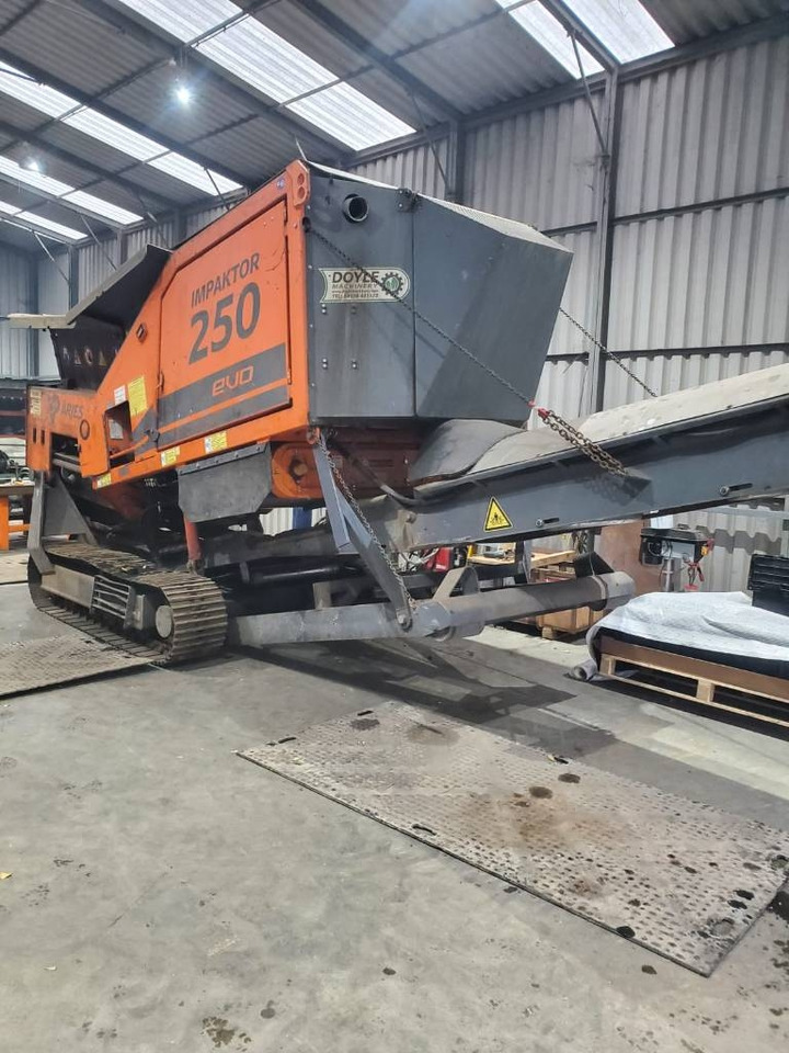 Arjes 250 Evo - Mobilný drvič: obrázok 3 Arjes 250 Evo - Mobilný drvič: obrázok 3