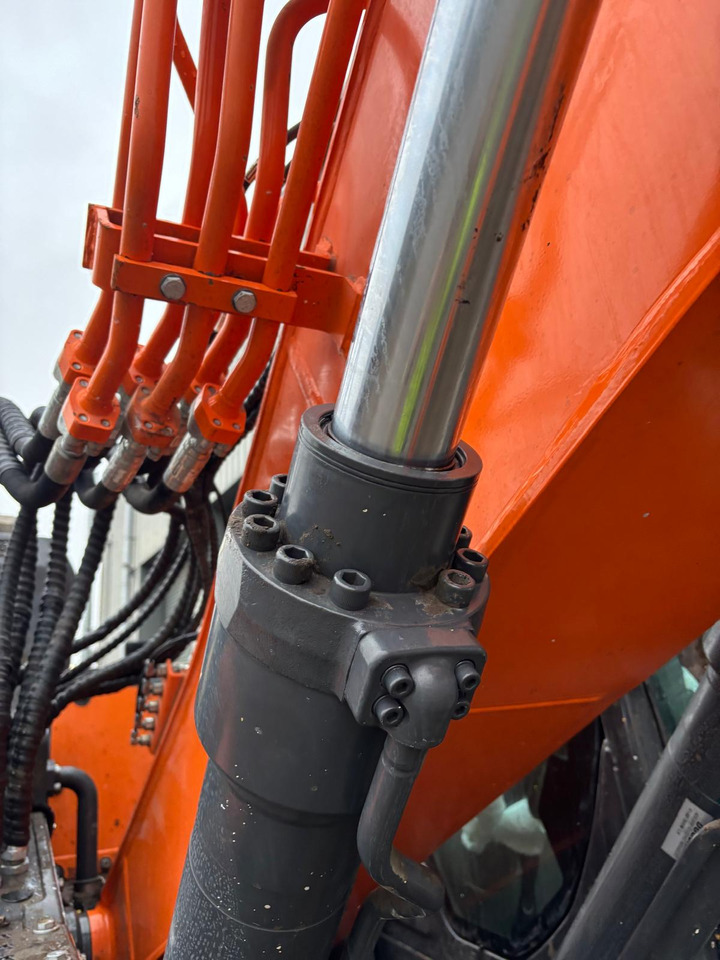 Pásové rýpadlo Doosan DX140LCR: obrázok 14