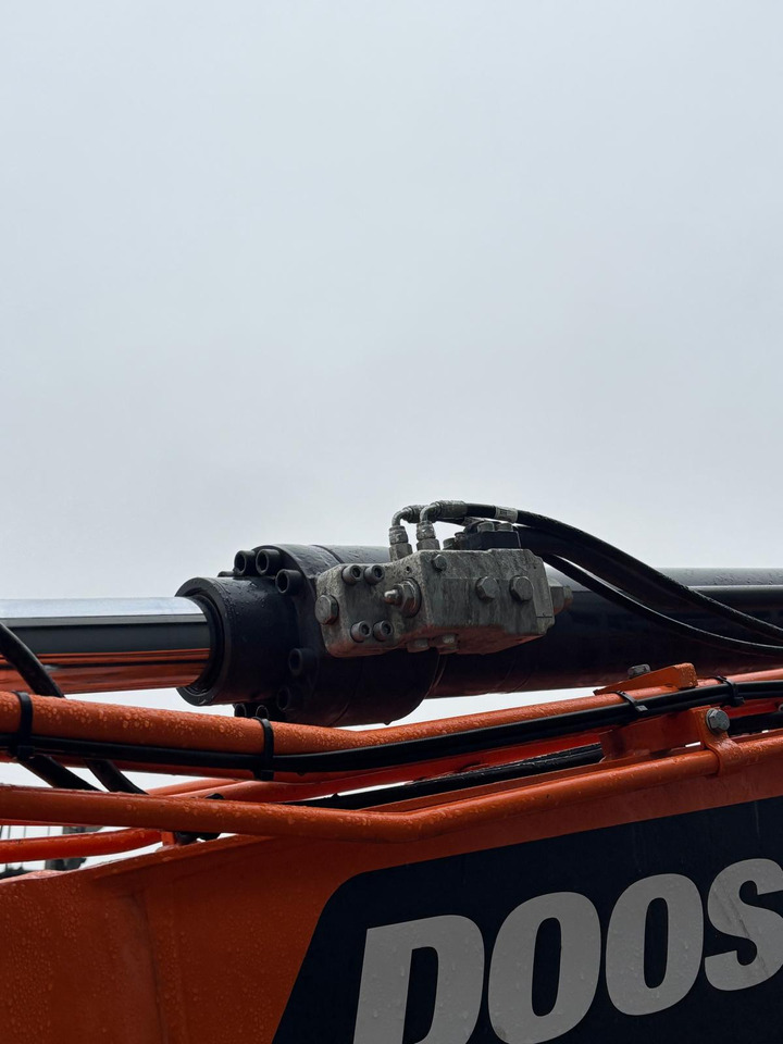 Pásové rýpadlo Doosan DX140LCR: obrázok 13