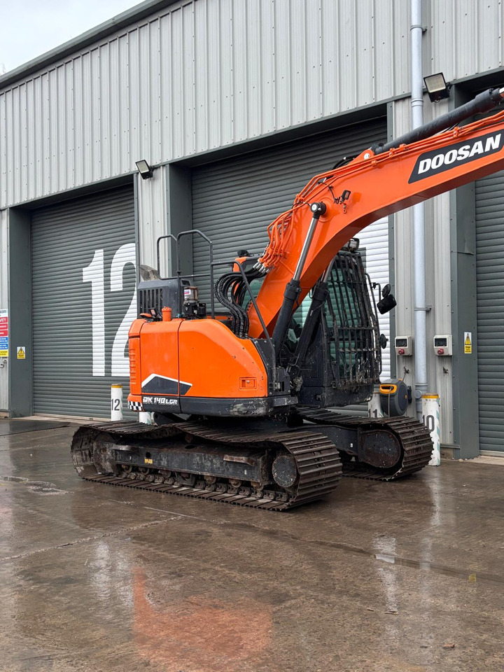 Pásové rýpadlo Doosan DX140LCR: obrázok 8