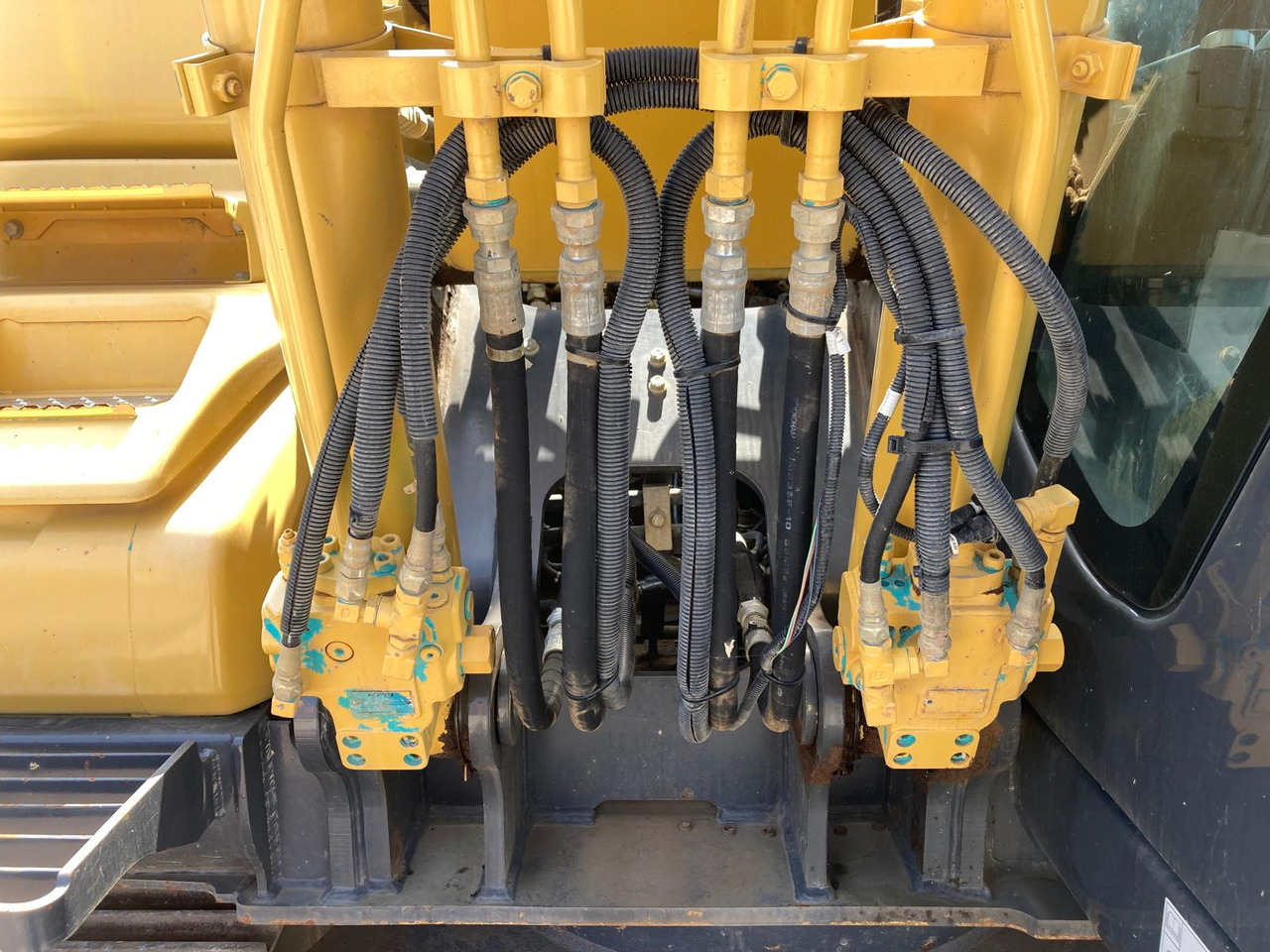 Pásové rýpadlo Kobelco SK130LC-11: obrázok 18 Pásové rýpadlo Kobelco SK130LC-11: obrázok 18