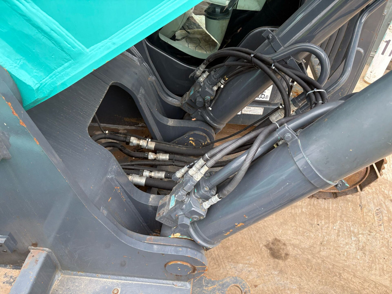 Pásové rýpadlo Kobelco SK300LC-10E: obrázok 13 Pásové rýpadlo Kobelco SK300LC-10E: obrázok 13