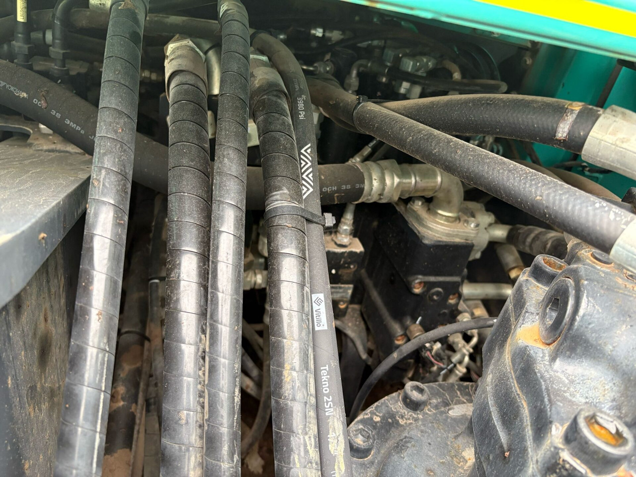 Pásové rýpadlo Kobelco SK300LC-10E: obrázok 12 Pásové rýpadlo Kobelco SK300LC-10E: obrázok 12