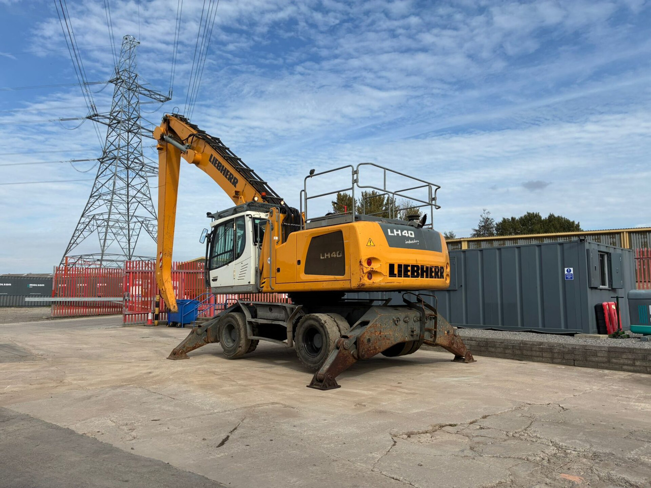 Liebherr LH40M - Překládkové rýpadlo: obrázok 3 Liebherr LH40M - Překládkové rýpadlo: obrázok 3
