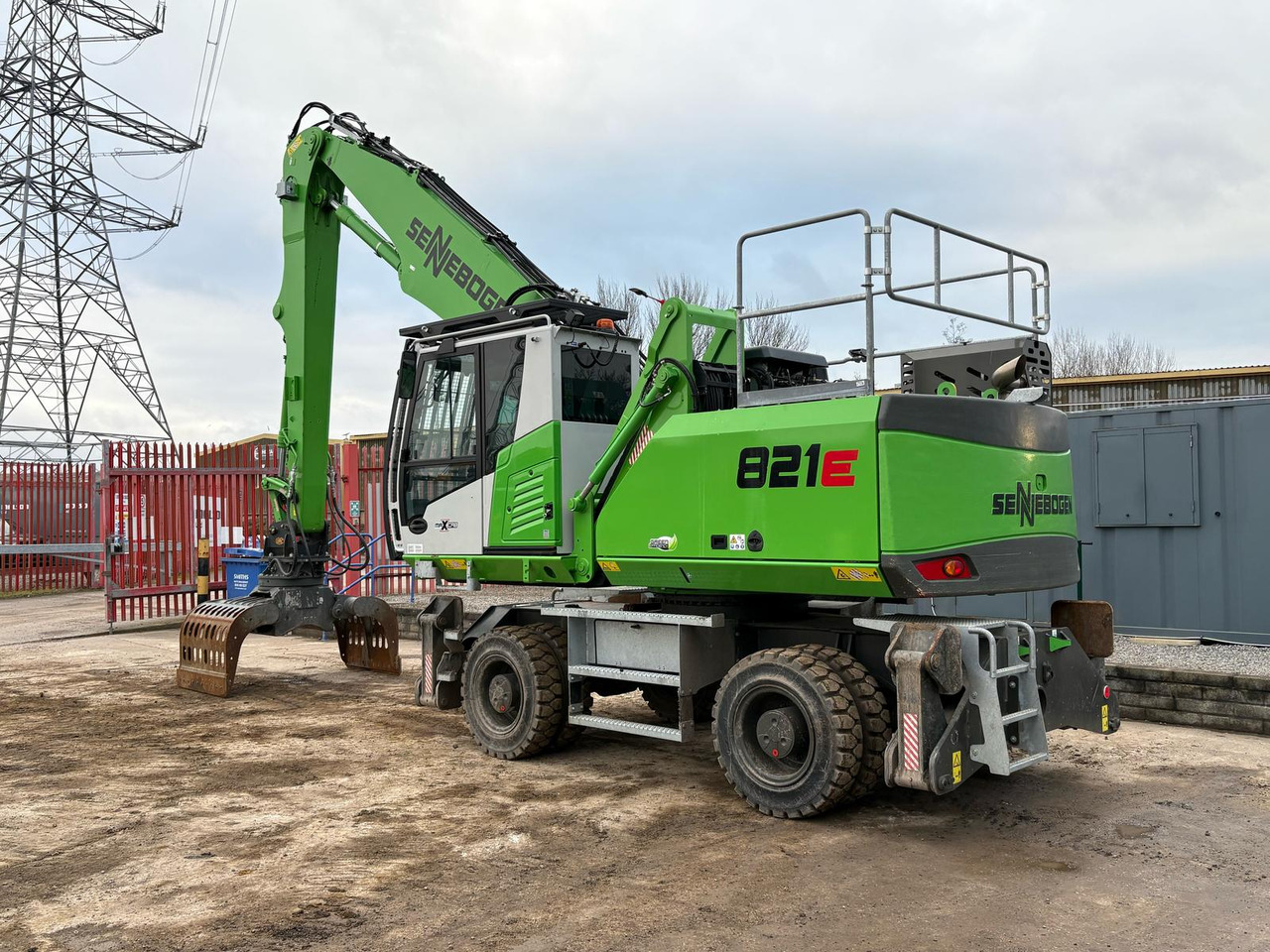 Sennebogen 821E - Překládkové rýpadlo: obrázok 3 Sennebogen 821E - Překládkové rýpadlo: obrázok 3