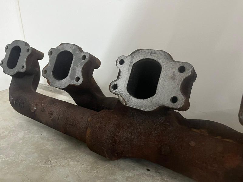 Liebherr A974 / P974 / R942 / R944 / R974 - A 974 / P 974 / R 942 / R 944 / R 974 - Motor a diely: obrázok 3 Liebherr A974 / P974 / R942 / R944 / R974 - A 974 / P 974 / R 942 / R 944 / R 974 - Motor a diely: obrázok 3