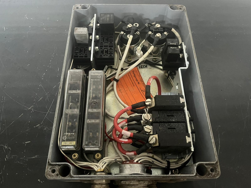 Liebherr - Elektrický systém: obrázok 2 Liebherr - Elektrický systém: obrázok 2