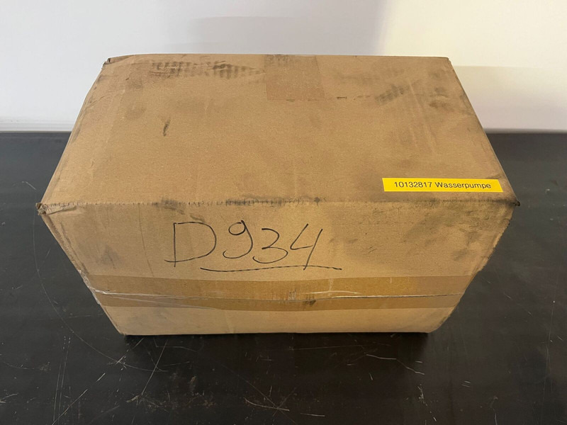 Liebherr P944 / R954 / R944 / R954 / L556-454 / L566-460 - Vodná pumpa: obrázok 4 Liebherr P944 / R954 / R944 / R954 / L556-454 / L566-460 - Vodná pumpa: obrázok 4