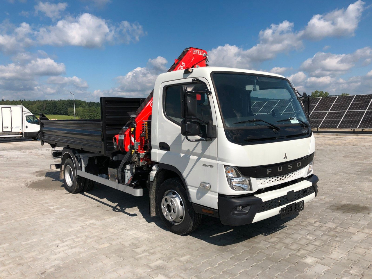 FUSO CANTER 9C18 mit FASSI F65B - Sklápač, Auto s hydraulickou rukou: obrázok 1 FUSO CANTER 9C18 mit FASSI F65B - Sklápač, Auto s hydraulickou rukou: obrázok 1