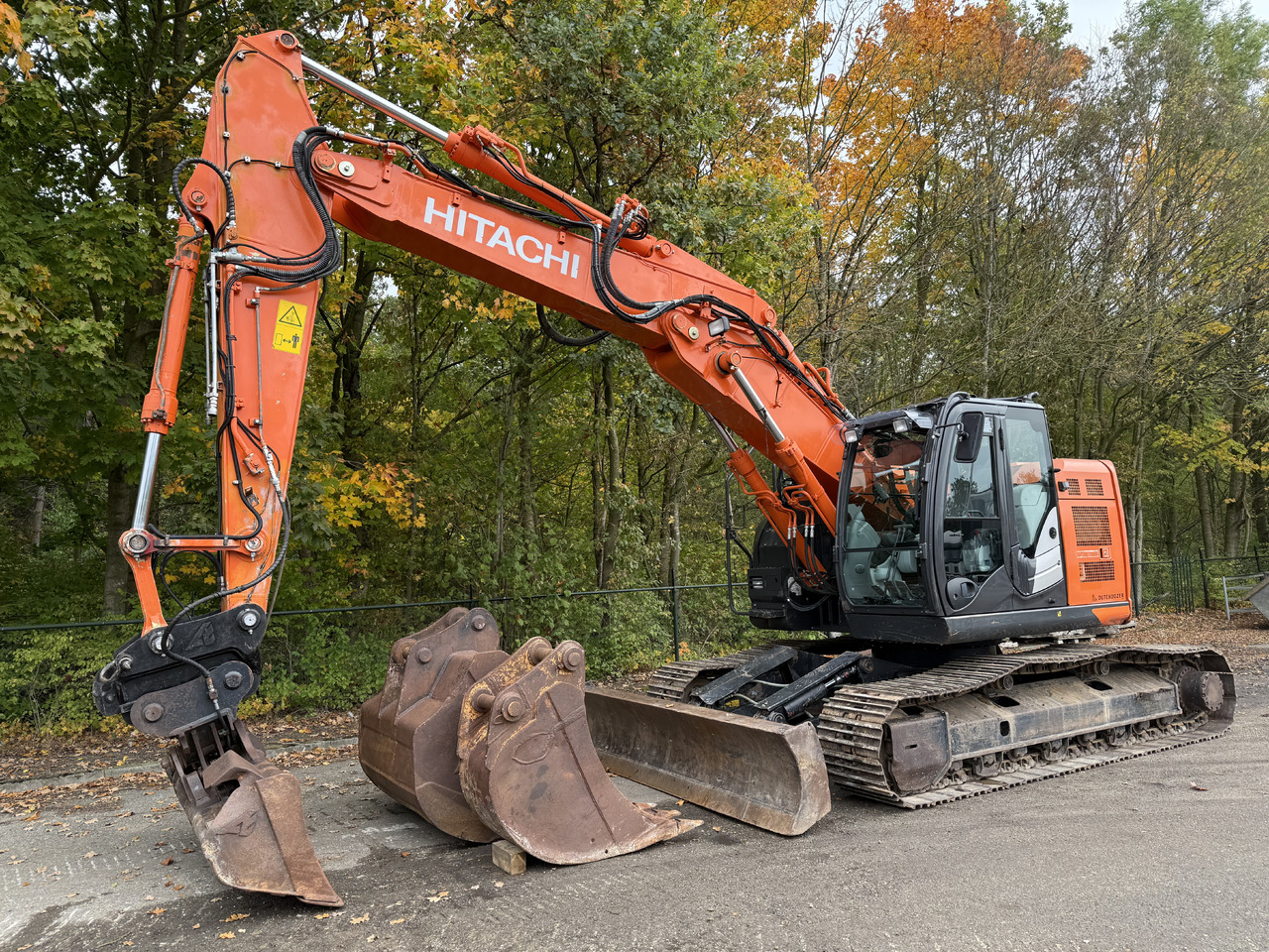 Hitachi ZX225USLC-6 - Pásové rýpadlo: obrázok 1 Hitachi ZX225USLC-6 - Pásové rýpadlo: obrázok 1