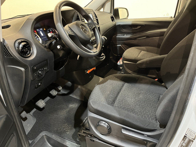 Interior photo 2: Leasing Mercedes-Benz Vito 116 CDI RWD Servicebus / Bott Inrichting / Euro 6 / Schuifdeur L + R / Airco / Cruise Control / Trekhaak / Camera / Navigatie  / BPM VRIJ !! Mercedes-Benz Vito 116 CDI RWD Servicebus / Bott Inrichting / Euro 6 / Schuifdeur L + R / Airco / Cruise Control / Trekhaak / Camera / Navigatie  / BPM VRIJ !!