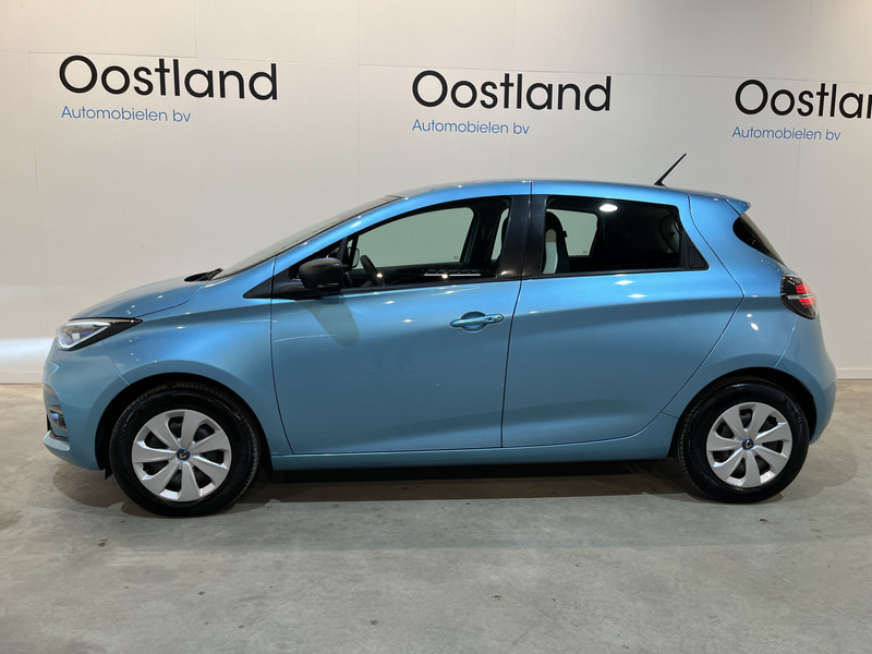 Renault ZOE R110 Life 52 kWh (Accuhuur) / Carplay / Airco / Cruise Control / 100% elektrisch / 31.200 KM !! Prijs ex BTW € 7.850,- - Hatchback: obrázok 2 Renault ZOE R110 Life 52 kWh (Accuhuur) / Carplay / Airco / Cruise Control / 100% elektrisch / 31.200 KM !! Prijs ex BTW € 7.850,- - Hatchback: obrázok 2
