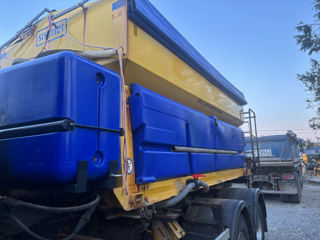 Leasing RENAULT K380 6x6 K380 6x6 SCHMIDT STRATOS III GRITTER/SPREADER PLOUGH RENAULT K380 6x6 K380 6x6 SCHMIDT STRATOS III GRITTER/SPREADER PLOUGH: obrázok 9 Leasing RENAULT K380 6x6 K380 6x6 SCHMIDT STRATOS III GRITTER/SPREADER PLOUGH RENAULT K380 6x6 K380 6x6 SCHMIDT STRATOS III GRITTER/SPREADER PLOUGH: obrázok 9