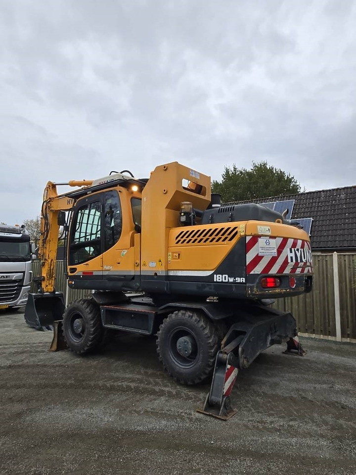 Hyundai R 180W-9A  - Kolesové rýpadlo: obrázok 2 Hyundai R 180W-9A  - Kolesové rýpadlo: obrázok 2