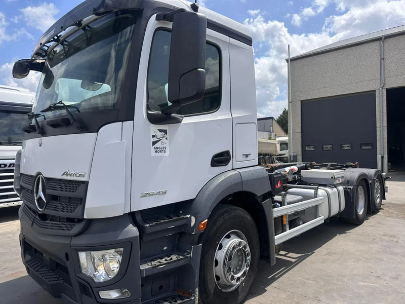 Hákový nosič kontajnerov Mercedes-Benz Antos 2543 Hyva: obrázok 1