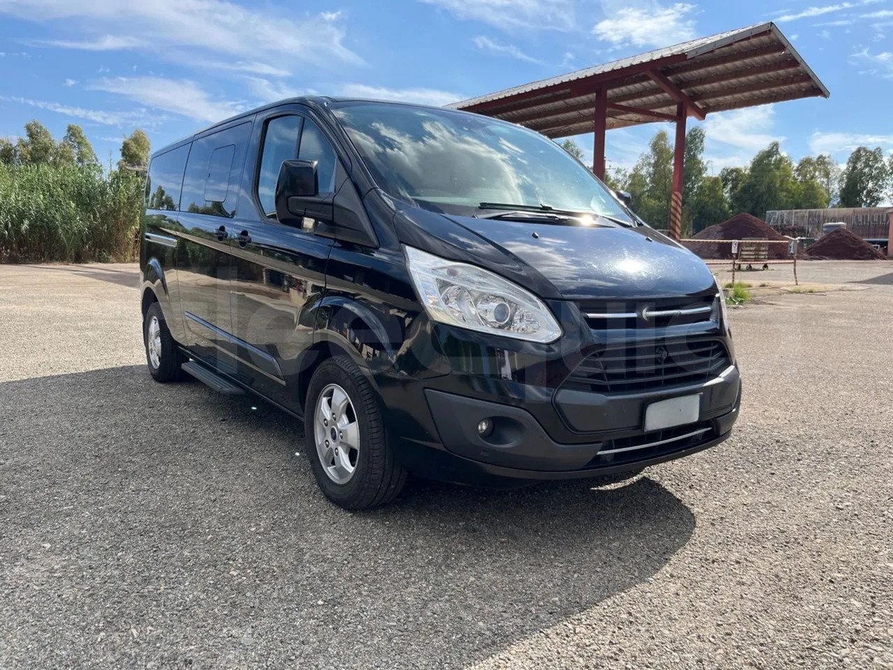 Ford Tourneo Custom - Minibus, Mikrobus: obrázok 1 Ford Tourneo Custom - Minibus, Mikrobus: obrázok 1