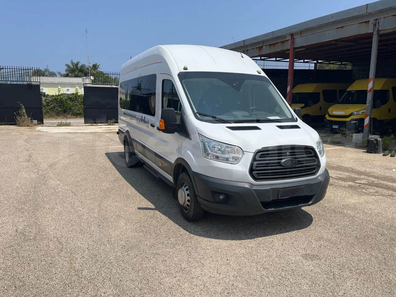 Ford Transit - Minibus, Mikrobus: obrázok 1 Ford Transit - Minibus, Mikrobus: obrázok 1