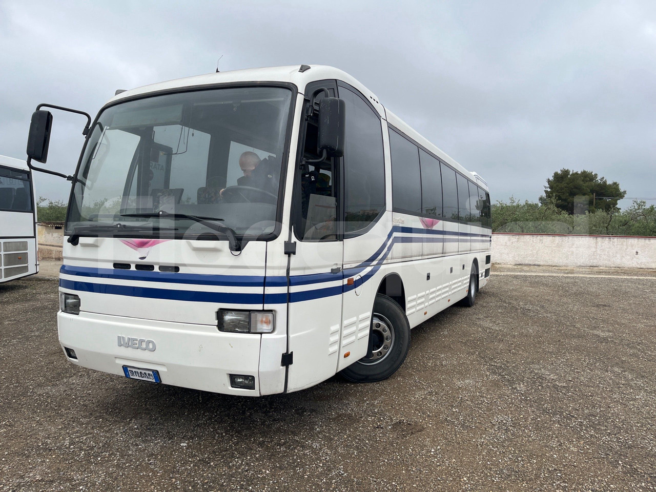 Iveco 380 - Autokar: obrázok 4 Iveco 380 - Autokar: obrázok 4