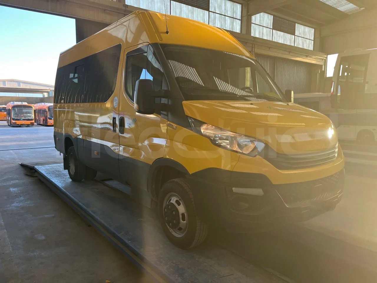 Iveco Daily - Školský autobus: obrázok 1 Iveco Daily - Školský autobus: obrázok 1