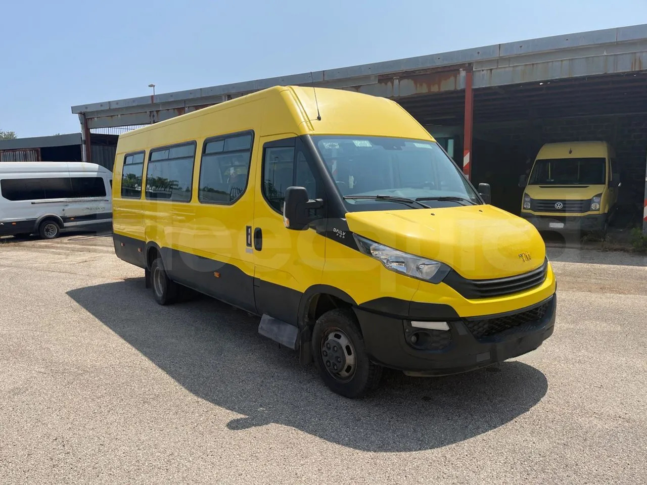 Iveco Daily - Školský autobus: obrázok 1 Iveco Daily - Školský autobus: obrázok 1