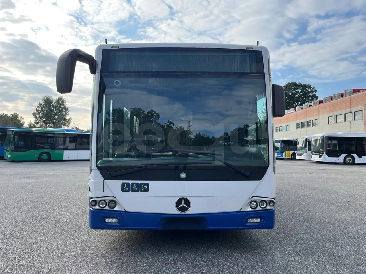 Mercedes-Benz Conecto - Mestský autobus: obrázok 2 Mercedes-Benz Conecto - Mestský autobus: obrázok 2