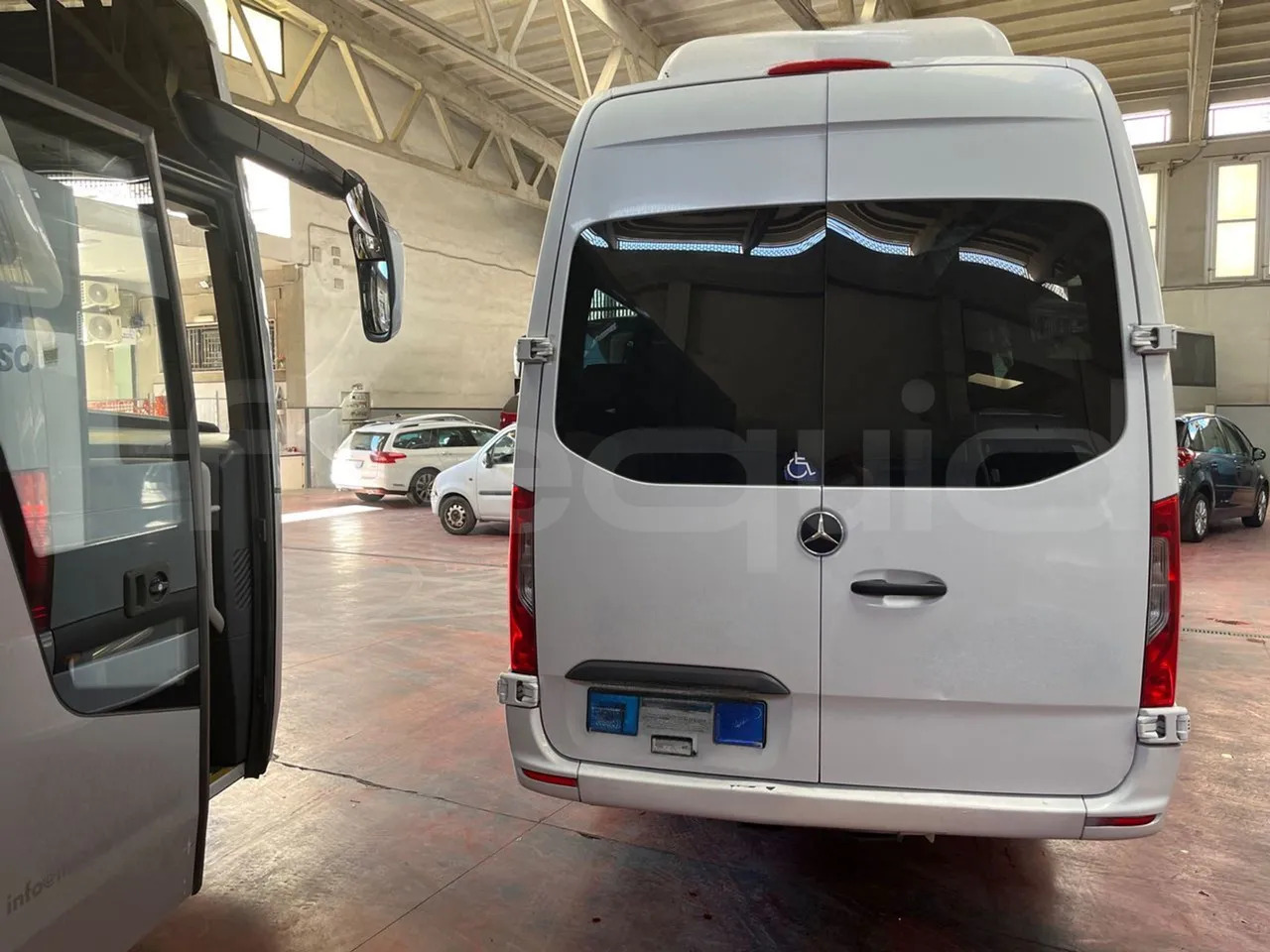 Mercedes-Benz Sprinter - Minibus, Mikrobus: obrázok 5 Mercedes-Benz Sprinter - Minibus, Mikrobus: obrázok 5