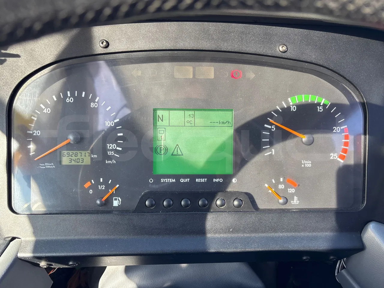 Mercedes-Benz Tourismo - Autokar: obrázok 3 Mercedes-Benz Tourismo - Autokar: obrázok 3