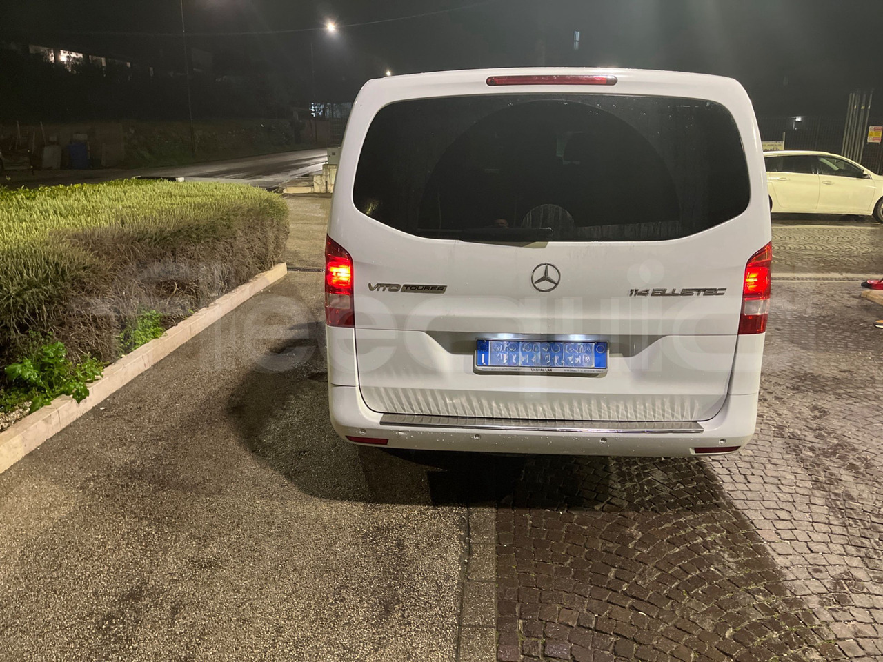 Mercedes-Benz Vito Tourer - Autokar: obrázok 5 Mercedes-Benz Vito Tourer - Autokar: obrázok 5