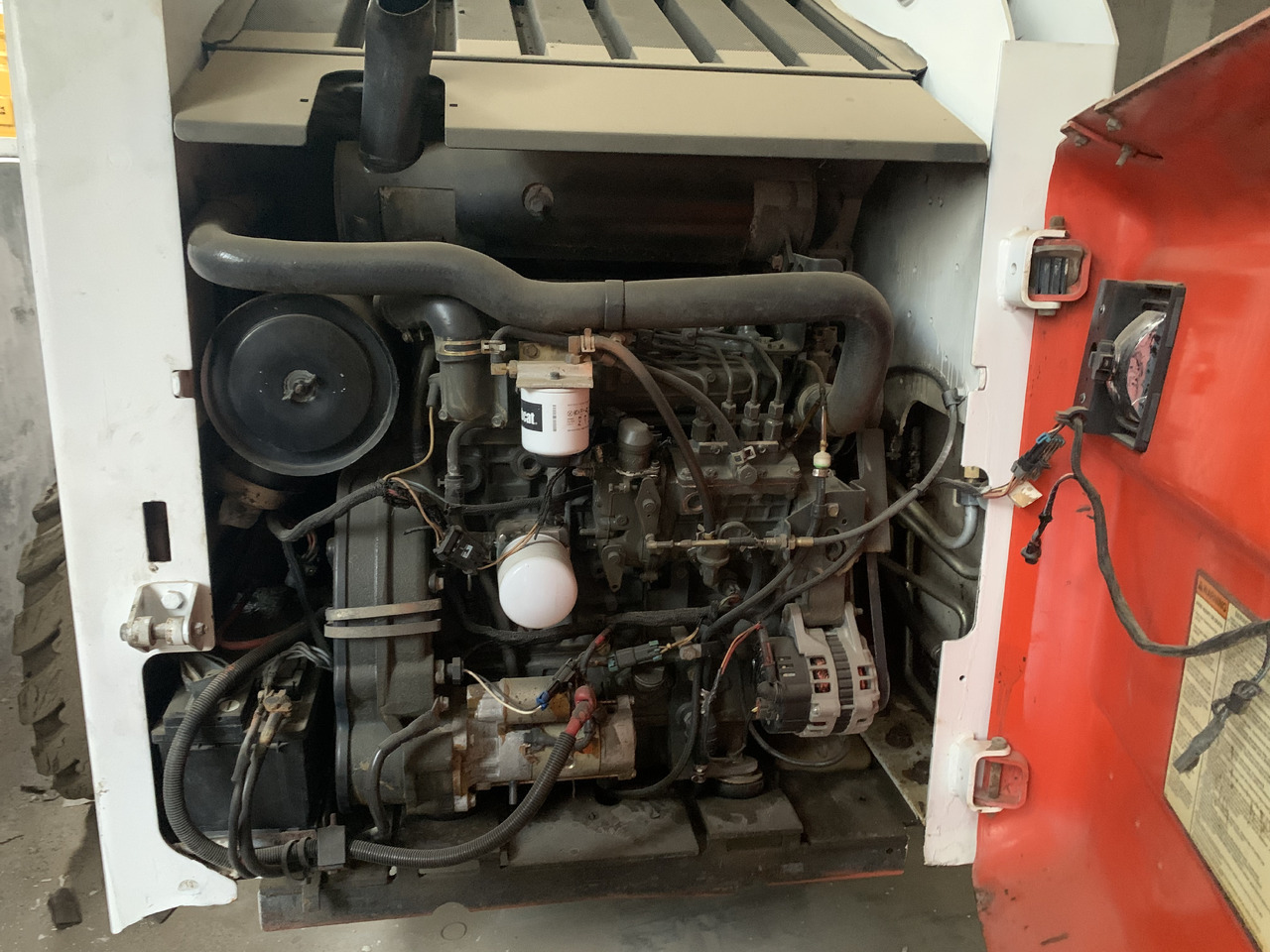 BOBCAT S300 - Šmykom riadený nakladač: obrázok 5 BOBCAT S300 - Šmykom riadený nakladač: obrázok 5