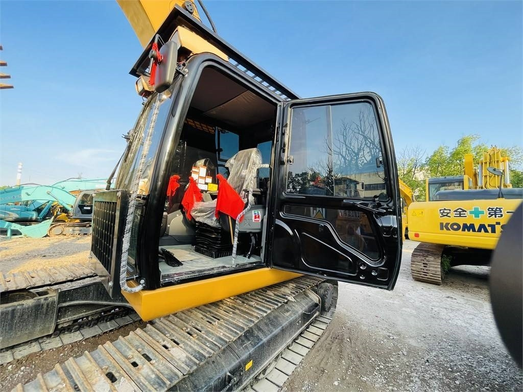 CAT 320D2L  - Pásové rýpadlo: obrázok 3 CAT 320D2L  - Pásové rýpadlo: obrázok 3