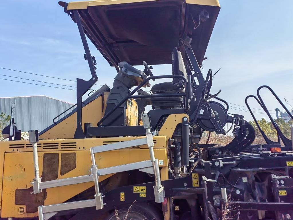 CAT AP655F - Finišer: obrázok 1 CAT AP655F - Finišer: obrázok 1