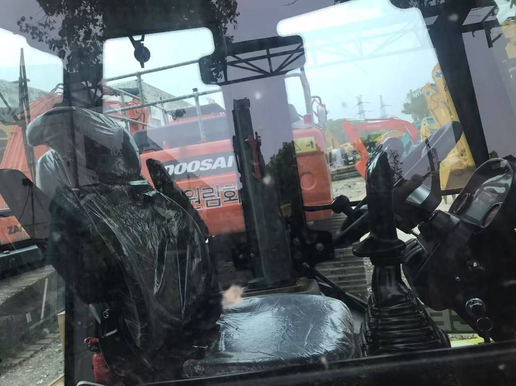 JCB 3 CX - Rýpadlo-nakladač: obrázok 5 JCB 3 CX - Rýpadlo-nakladač: obrázok 5