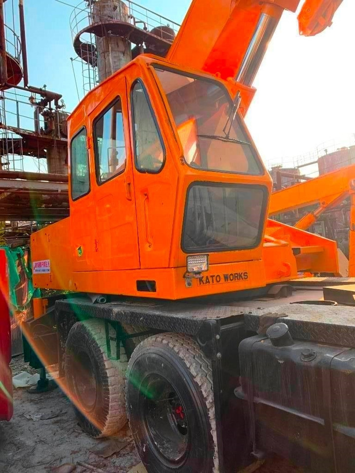 Kato NK 250 E - Žeriav pre všetky terény: obrázok 1 Kato NK 250 E - Žeriav pre všetky terény: obrázok 1