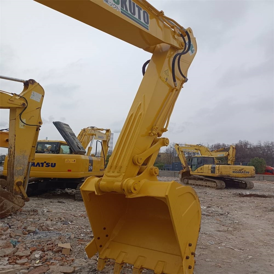 Komatsu PC 200 - Pásové rýpadlo: obrázok 2 Komatsu PC 200 - Pásové rýpadlo: obrázok 2