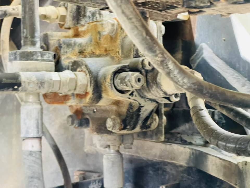 Komatsu WA380-8 - Kolesový nakladač: obrázok 3 Komatsu WA380-8 - Kolesový nakladač: obrázok 3