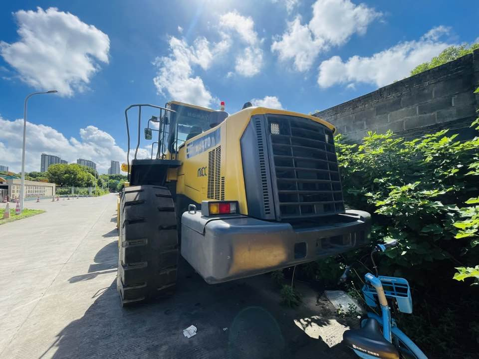 Komatsu WA470 - Kolesový nakladač: obrázok 3 Komatsu WA470 - Kolesový nakladač: obrázok 3