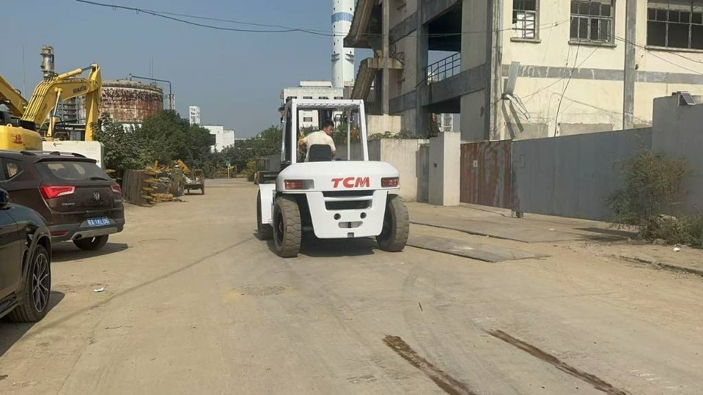 TCM FD 100 Z8 - Teleskopický nakladač: obrázok 4 TCM FD 100 Z8 - Teleskopický nakladač: obrázok 4