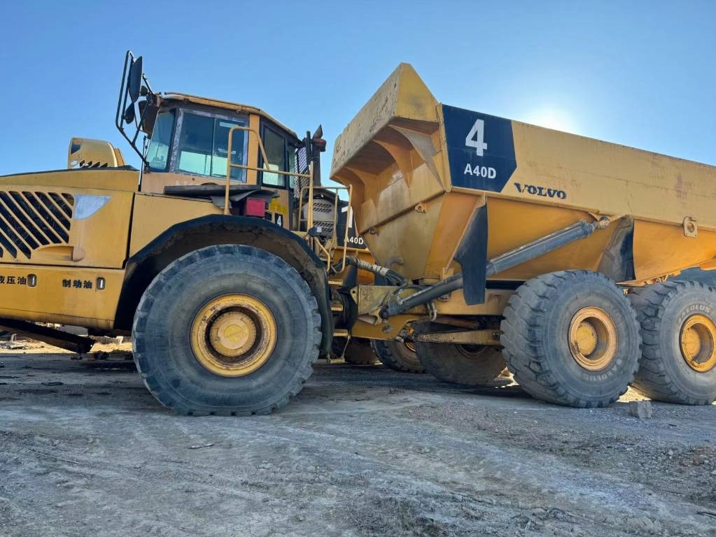 Volvo A 40 D - Ťahačový kĺbový damper: obrázok 1 Volvo A 40 D - Ťahačový kĺbový damper: obrázok 1