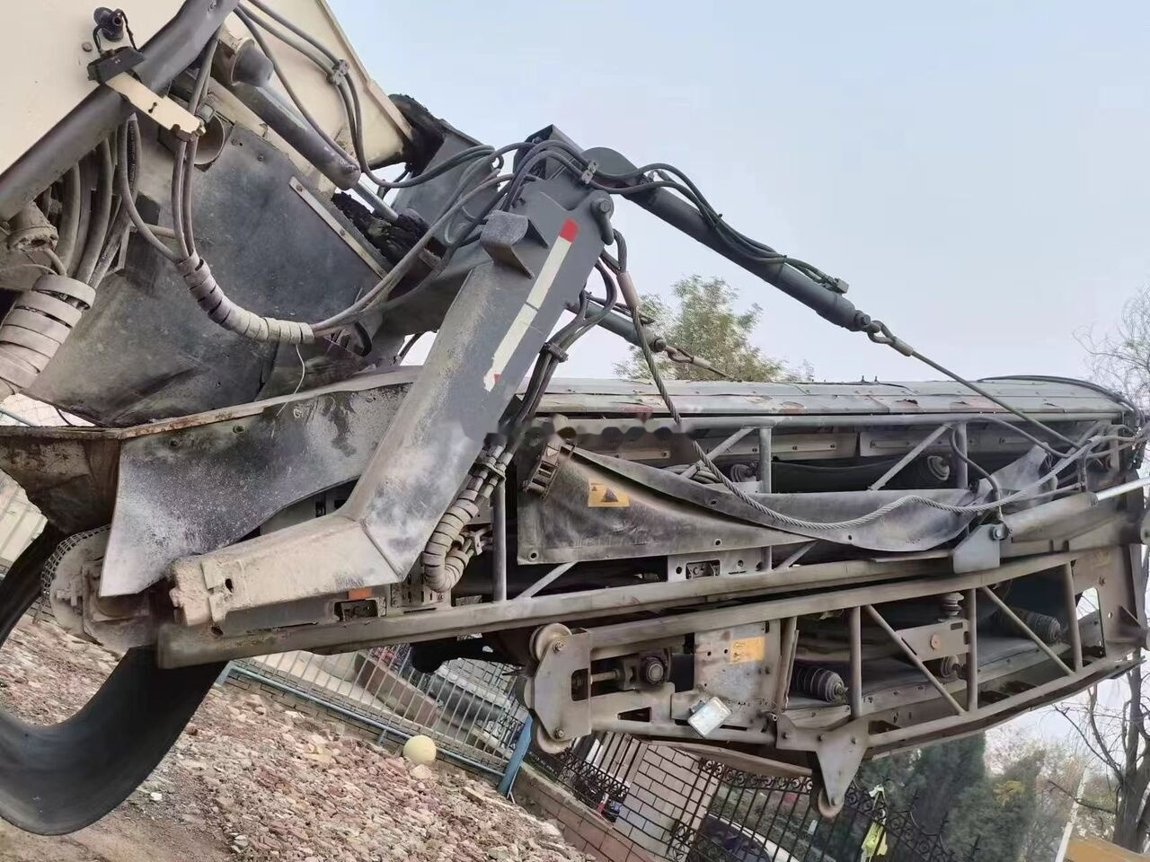 Wirtgen W2100 - Cestná fréza: obrázok 2 Wirtgen W2100 - Cestná fréza: obrázok 2