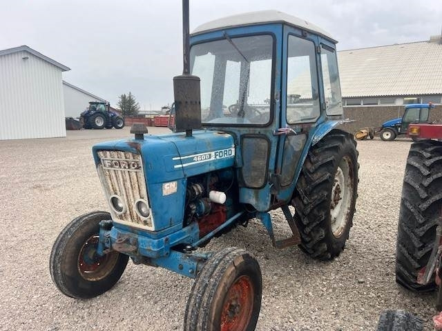 Ford 4600 - Traktor: obrázok 2 Ford 4600 - Traktor: obrázok 2