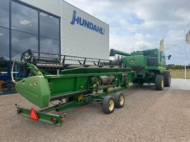 John Deere T660I - Obilný kombajn: obrázok 4 John Deere T660I - Obilný kombajn: obrázok 4