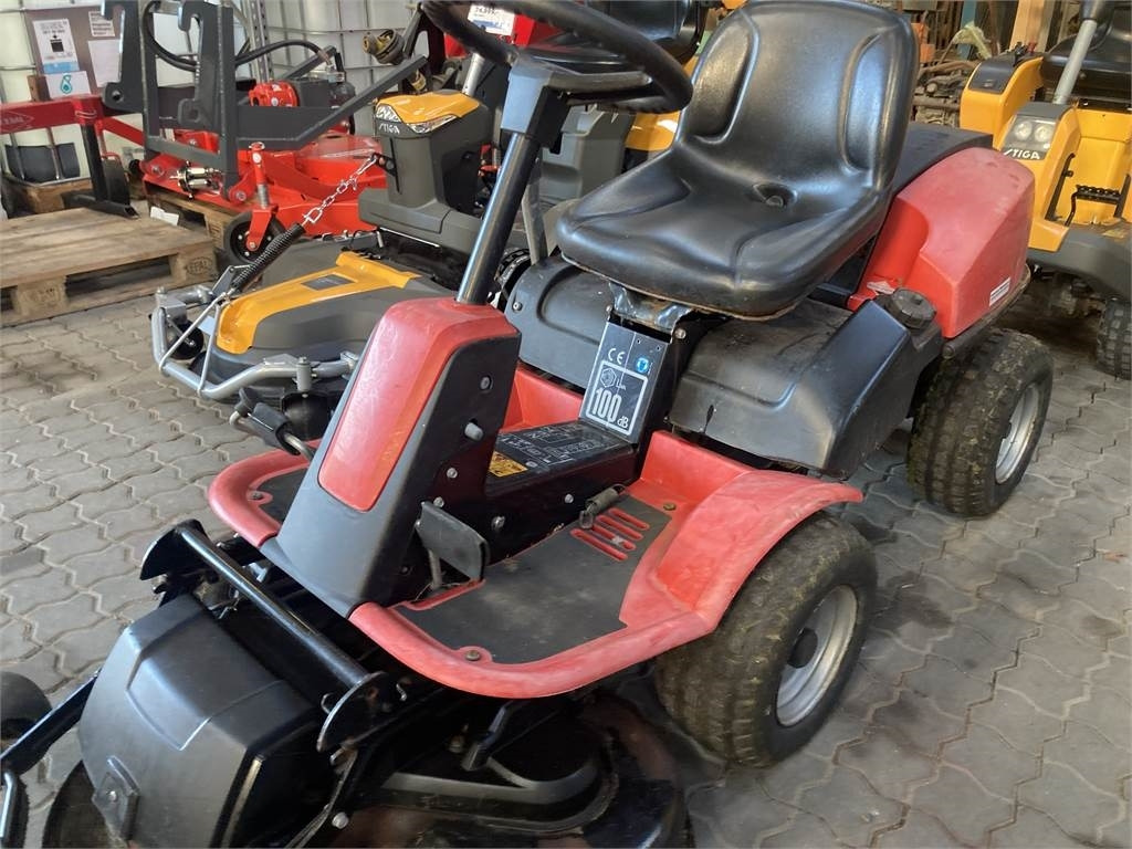 Jonsered FR2215MA - Komunálny traktor: obrázok 2 Jonsered FR2215MA - Komunálny traktor: obrázok 2