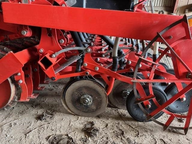 Kuhn SITERA 4000 + TF1500 - Modulárny sejací stroj: obrázok 4 Kuhn SITERA 4000 + TF1500 - Modulárny sejací stroj: obrázok 4