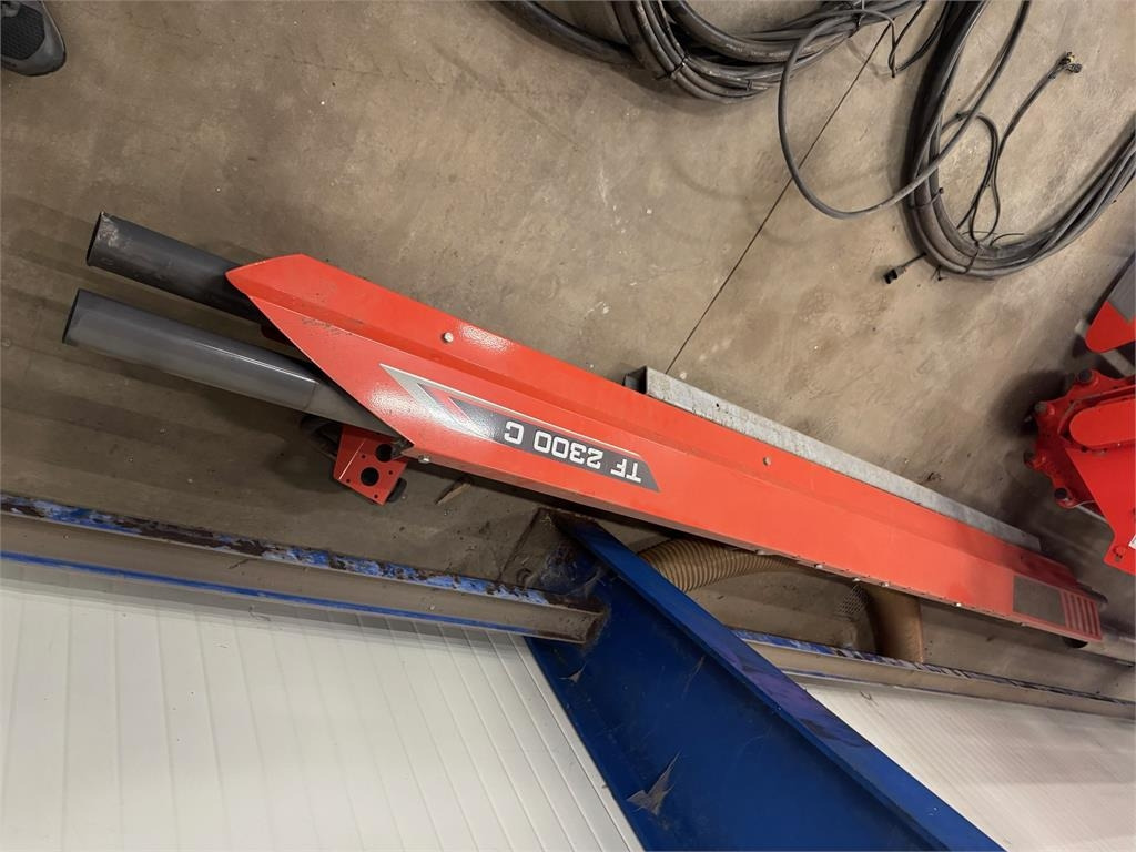 Kuhn TF 2300 C ISOBUS - Nádrž: obrázok 4 Kuhn TF 2300 C ISOBUS - Nádrž: obrázok 4