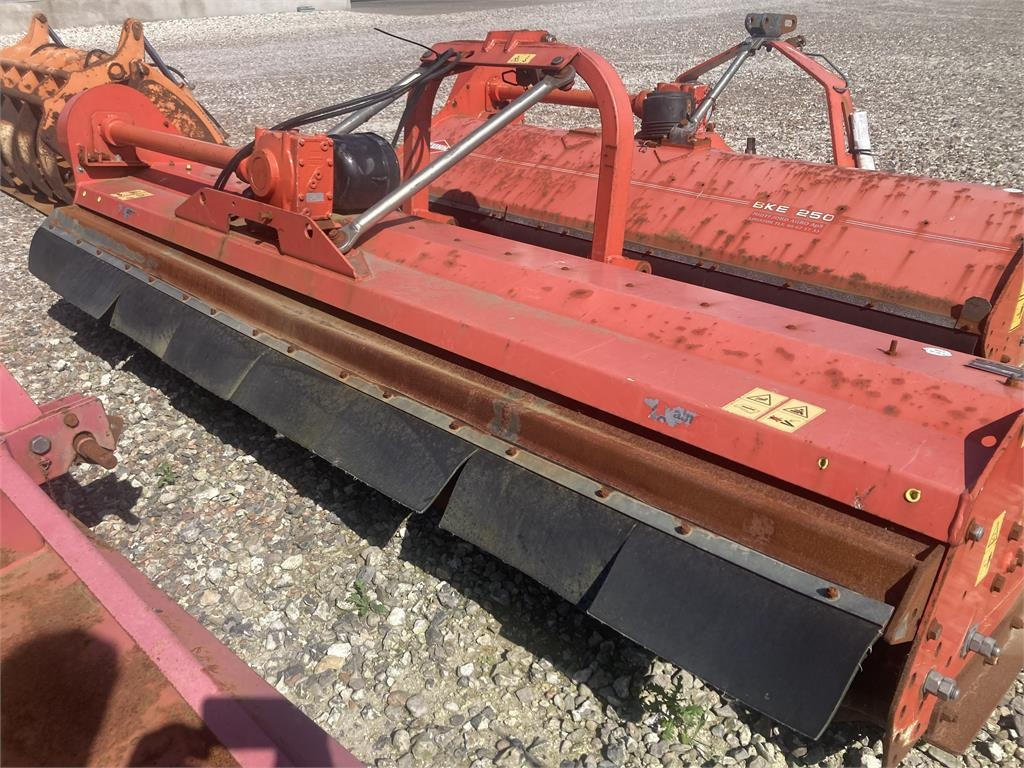 Kuhn VKM 305 - Kladivkový mulčovač: obrázok 2 Kuhn VKM 305 - Kladivkový mulčovač: obrázok 2