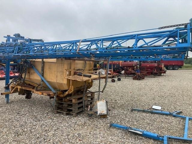 Lindus 3000 L - 30 M BOM - Postrekovač za traktor: obrázok 2 Lindus 3000 L - 30 M BOM - Postrekovač za traktor: obrázok 2