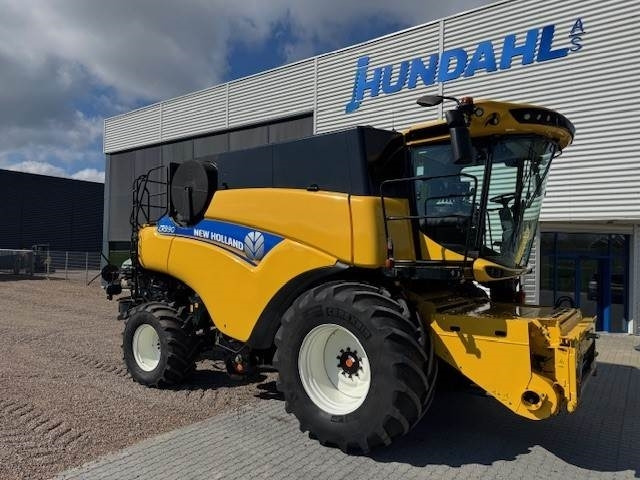 New Holland CR9.90 TIER4 - Obilný kombajn: obrázok 1 New Holland CR9.90 TIER4 - Obilný kombajn: obrázok 1