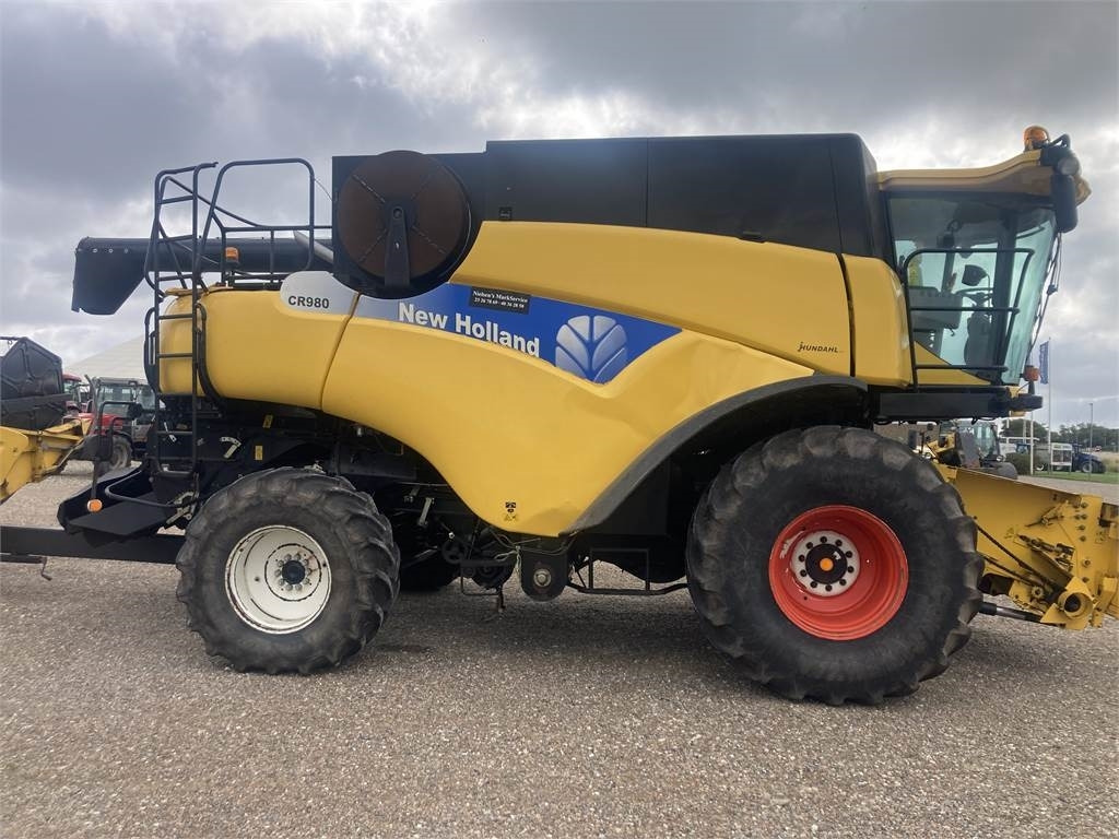 New Holland CR980SLH - Obilný kombajn: obrázok 2 New Holland CR980SLH - Obilný kombajn: obrázok 2